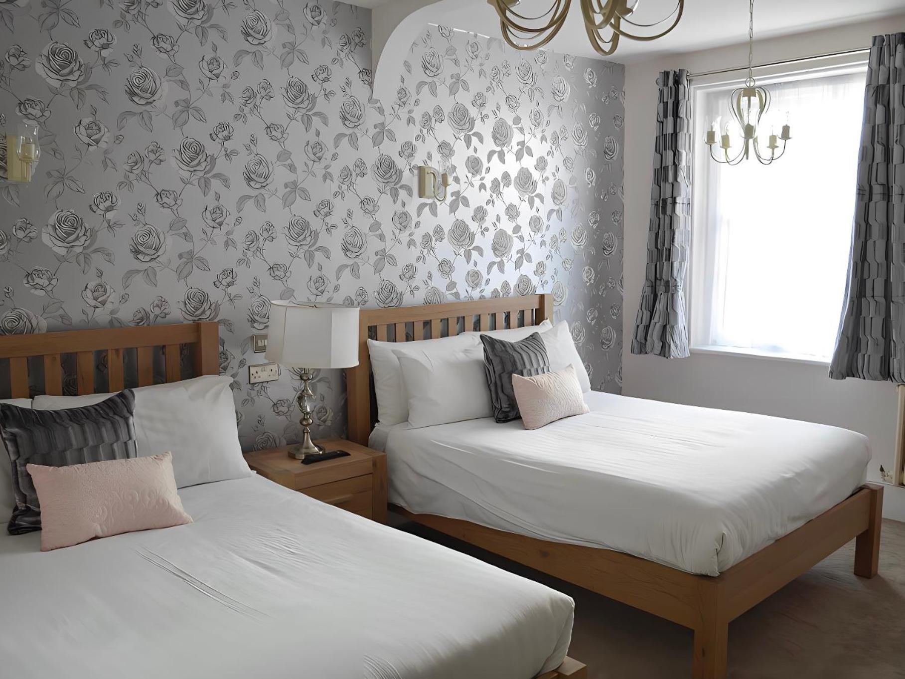 The Star Hotel Southampton Room photo