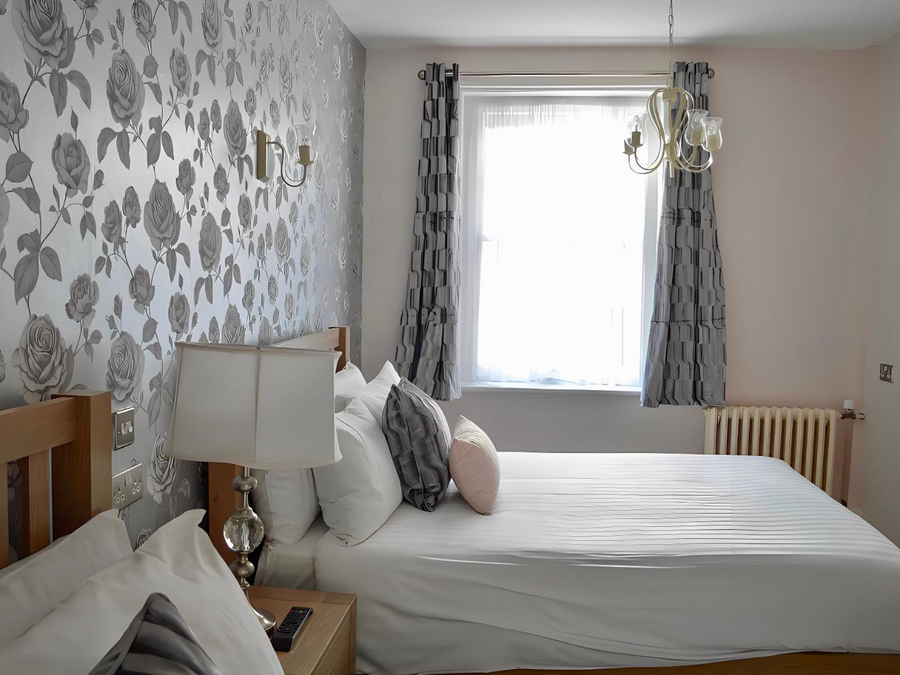 The Star Hotel Southampton Room photo