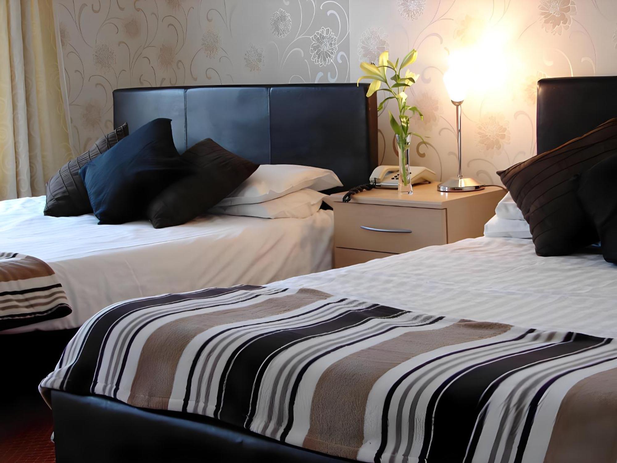 The Star Hotel Southampton Room photo