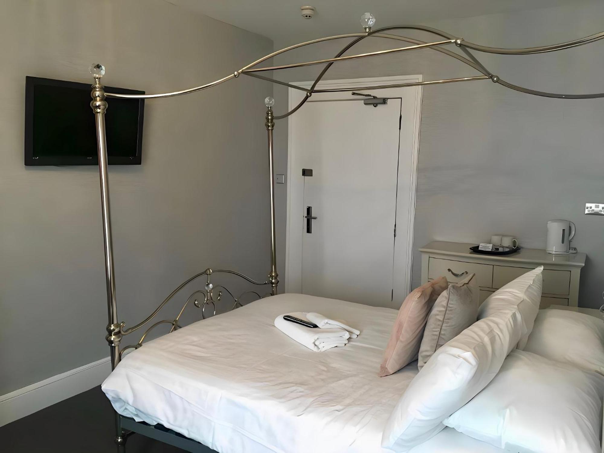 The Star Hotel Southampton Room photo