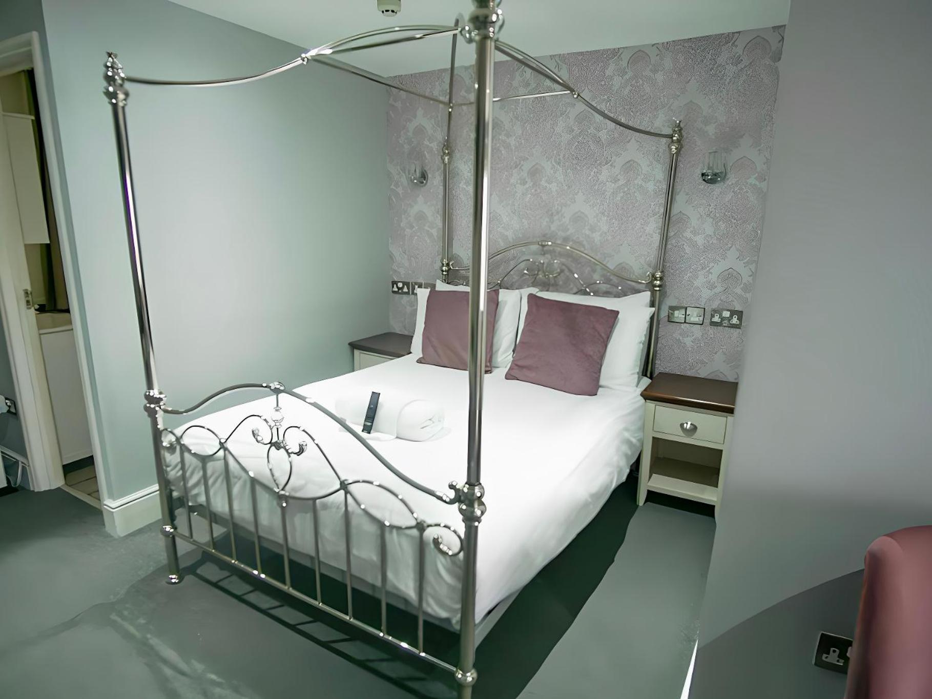 The Star Hotel Southampton Room photo